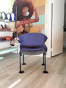 Snapshot of Queenanitadix chatting on 11/28/25, 09:28 Queenanitadix online show from 11/28/25, 09:28