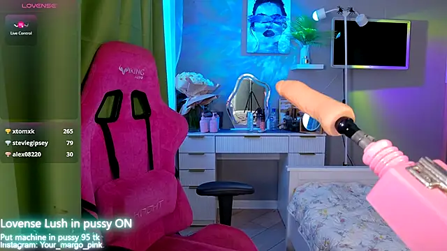 Snapshot of Margony chatting on 11/11/25, 03:28 Margony online show from 11/11/25, 03:28