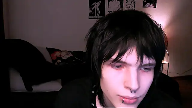 Snapshot of timi-moon chatting on 11/17/25, 07:52 timi-moon online show from 11/17/25, 07:52