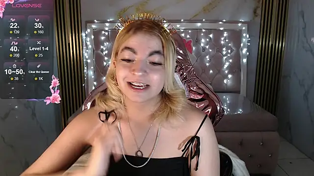lili conor s online show from 09/30/25, 03:33