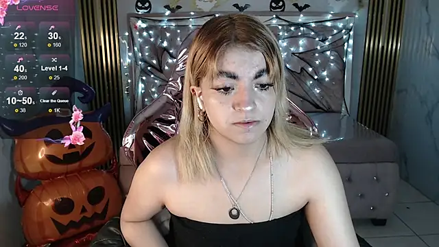 lili conor s online show from 10/09/25, 03:48