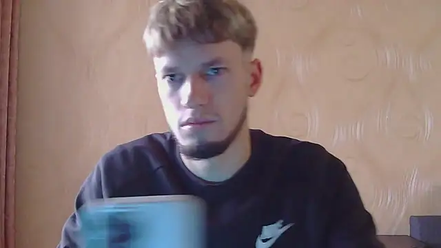 Snapshot of frama666 chatting on 10/24/25, 11:28 frama666 online show from 10/24/25, 11:28