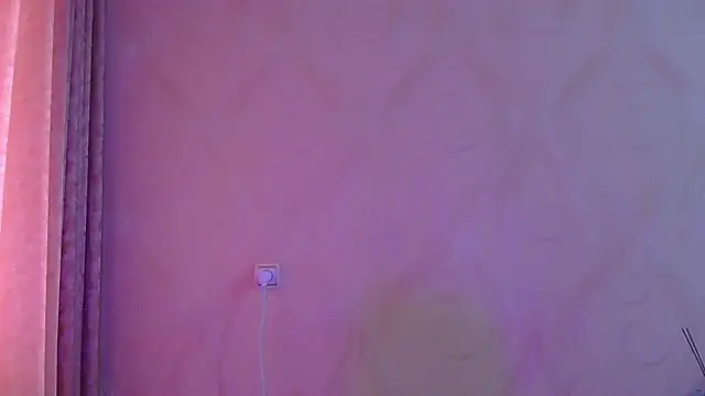 Snapshot of frama666 chatting on 10/27/25, 08:18 frama666 online show from 10/27/25, 08:18