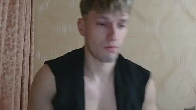 Snapshot of frama666 chatting on 10/29/25, 11:06 frama666 online show from 10/29/25, 11:06