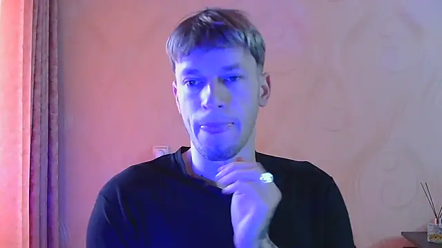 Snapshot of frama666 chatting on 11/03/25, 08:26 frama666 online show from 11/03/25, 08:26