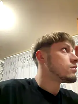 Snapshot of frama666 chatting on 11/15/25, 05:42 frama666 online show from 11/15/25, 05:42