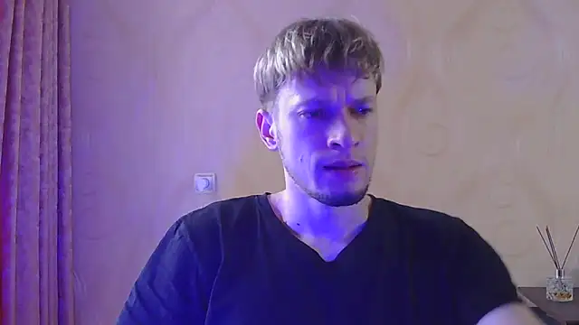 Snapshot of frama666 chatting on 11/17/25, 09:59 frama666 online show from 11/17/25, 09:59