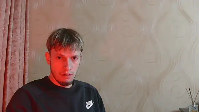 Snapshot of frama666 chatting on 11/17/25, 10:04 frama666 online show from 11/17/25, 10:04