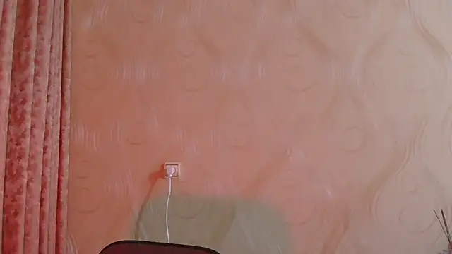 Snapshot of frama666 chatting on 11/21/25, 09:24 frama666 online show from 11/21/25, 09:24