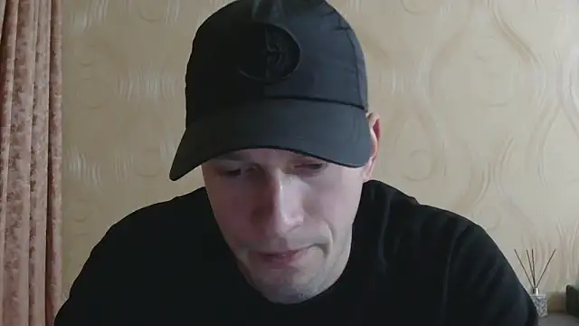 Snapshot of frama666 chatting on 04/18/26, 08:42 frama666 online show from 04/18/26, 08:42