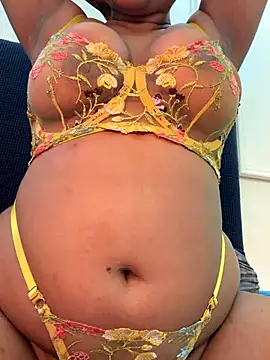 Snapshot of isha_sassy chatting on 11/26/25, 05:36 isha sassy online show from 11/26/25, 05:36