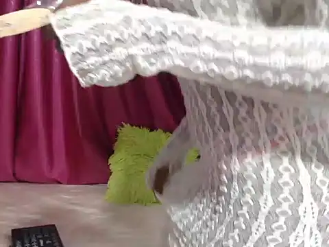 Snapshot of xxTatiannaxx chatting on 02/19/25, 06:43 xxTatiannaxx online show from 02/19/25, 06:43