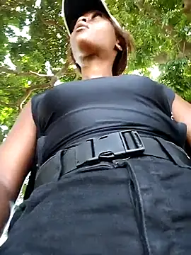 Snapshot of xxTatiannaxx chatting on 03/06/25, 12:41 xxTatiannaxx online show from 03/06/25, 12:41