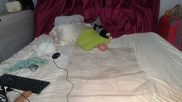 Snapshot of xxTatiannaxx chatting on 03/12/25, 02:41 xxTatiannaxx online show from 03/12/25, 02:41