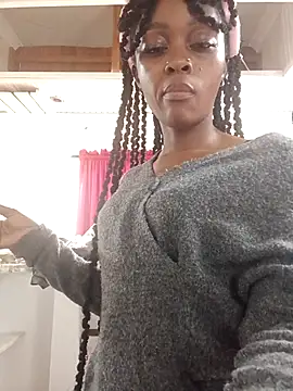 Snapshot of xxTatiannaxx chatting on 10/27/25, 10:30 xxTatiannaxx online show from 10/27/25, 10:30