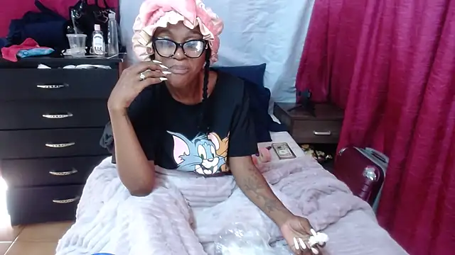 Snapshot of xxTatiannaxx chatting on 10/31/25, 06:14 xxTatiannaxx online show from 10/31/25, 06:14