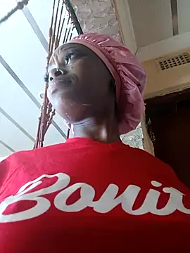 Snapshot of xxTatiannaxx chatting on 12/15/25, 06:39 xxTatiannaxx online show from 12/15/25, 06:39