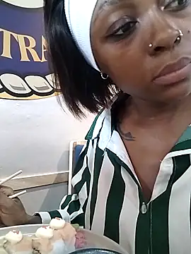 Snapshot of xxTatiannaxx chatting on 06/01/26, 01:46 xxTatiannaxx online show from 06/01/26, 01:46
