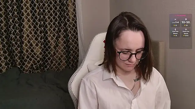 Luna Loveee online show from 10/05/25, 04:33