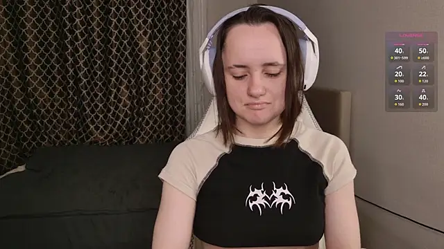 Luna Loveee online show from 10/11/25, 03:17