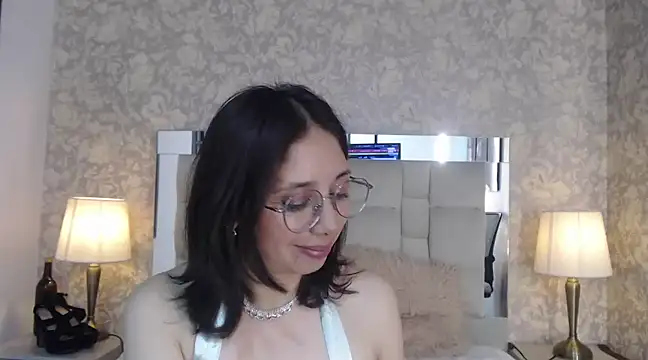 Stephanie Sun online show from 03/03/25, 05:07