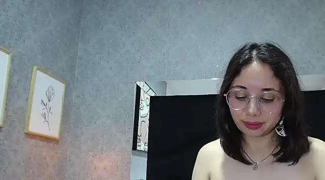 Stephanie Sun online show from 03/11/25, 04:40
