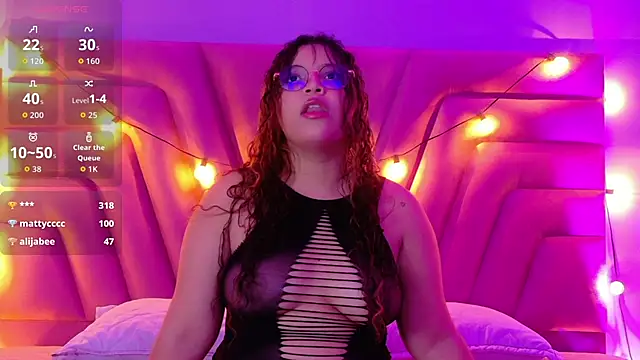 innocenthazel online show from 10/25/25, 02:52