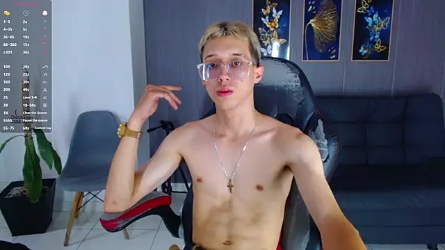 Snapshot of skinny_bigcock02 chatting on 11/19/25, 07:58 skinny bigcock02 online show from 11/19/25, 07:58