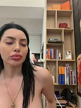 Mia Splash online show from 05/19/26, 04:02