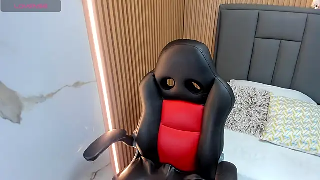 MEGANZARICK online show from 11/08/25, 03:18