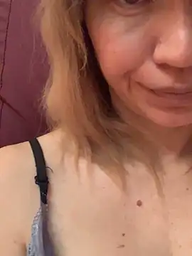 Ella Pearlie online show from 02/23/25, 10:42