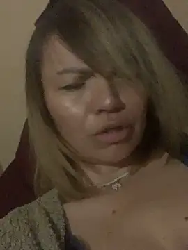 Ella Pearlie online show from 03/16/25, 10:42