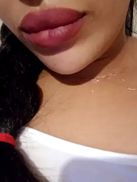 Snapshot of Sexlove1xo chatting on 11/06/25, 02:34 Sexlove1xo online show from 11/06/25, 02:34