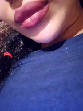 Snapshot of Sexlove1xo chatting on 12/14/25, 03:17 Sexlove1xo online show from 12/14/25, 03:17