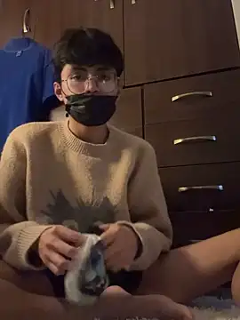 twinkperu18 online show from 10/28/25, 04:49