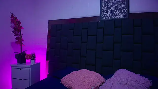 Snapshot of Lexi_Howard_ chatting on 09/27/25, 03:44 Lexi Howard online show from 09/27/25, 03:44