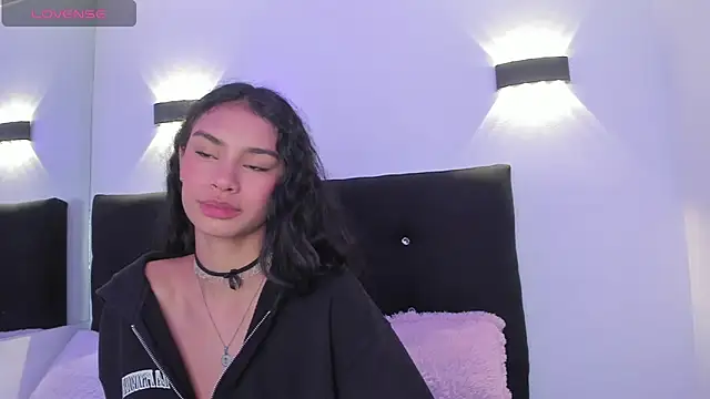 Anniie  Evans online show from 09/26/25, 04:22