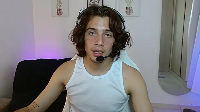 SebasxxL1 online show from 02/21/25, 02:06