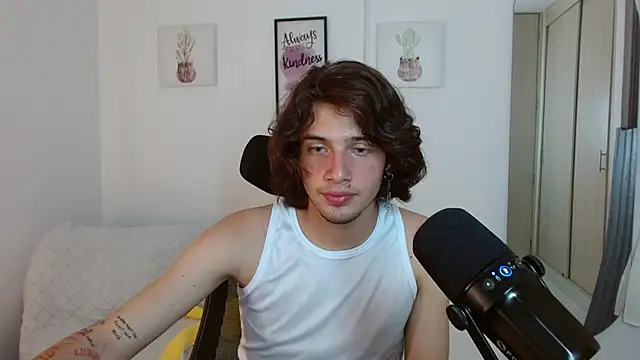 SebasxxL1 online show from 02/21/25, 11:43