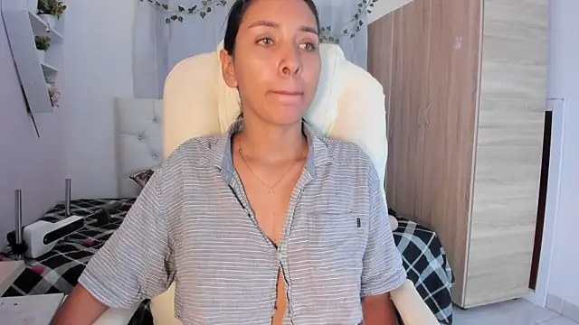 Emma lorense22 online show from 11/27/25, 07:27