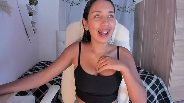 Emma lorense22 online show from 12/02/25, 07:09