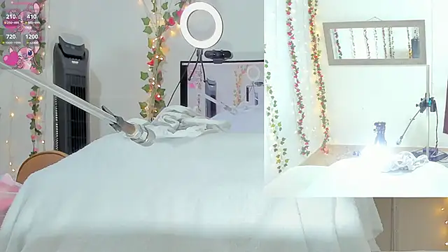 Genesis Love   online show from 10/02/25, 09:27