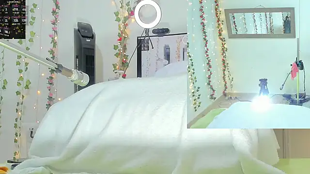 Genesis Love   online show from 10/18/25, 09:32