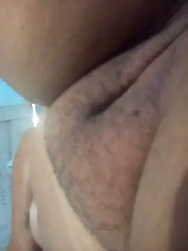 Snapshot of Milynhaofc chatting on 12/17/25, 02:12 Milynhaofc online show from 12/17/25, 02:12