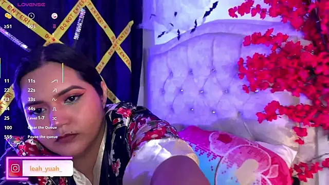 Snapshot of Leah_yuah_ chatting on 10/18/25, 09:21 Leah yuah online show from 10/18/25, 09:21