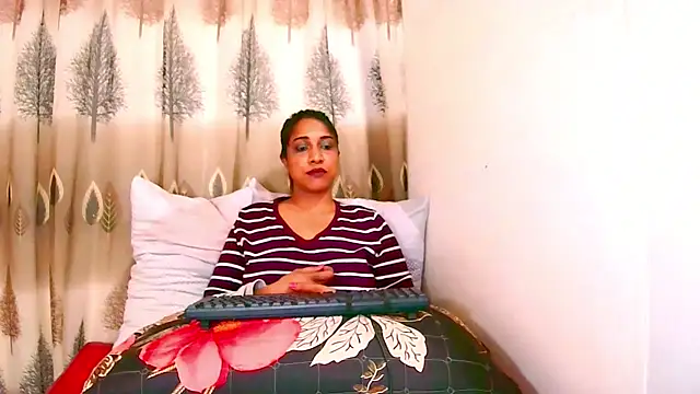 Indian Erotic69 online show from 07/14/26, 10:21