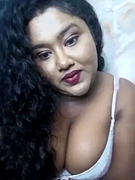 Snapshot of horny_diana chatting on 10/24/25, 05:53 horny diana online show from 10/24/25, 05:53