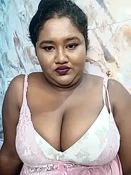 Snapshot of horny_diana chatting on 10/26/25, 06:03 horny diana online show from 10/26/25, 06:03