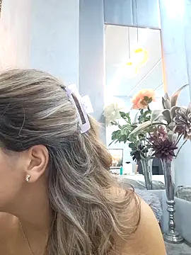 Bella Posh online show from 10/18/25, 05:10