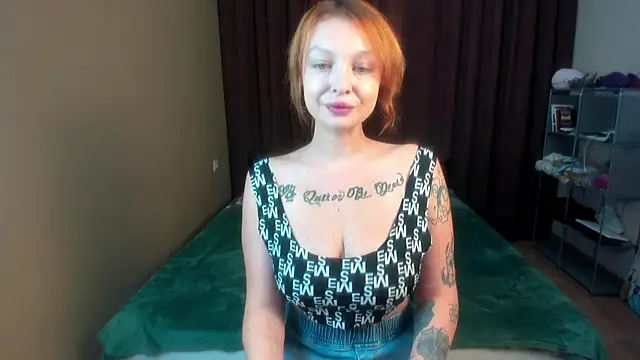 Snapshot of Mystic_Doll chatting on 11/08/25, 06:07 Mystic Doll online show from 11/08/25, 06:07